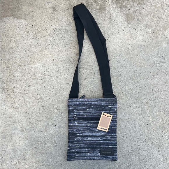 Dakine Gray and Black Messenger Bag - Picture 7 of 9